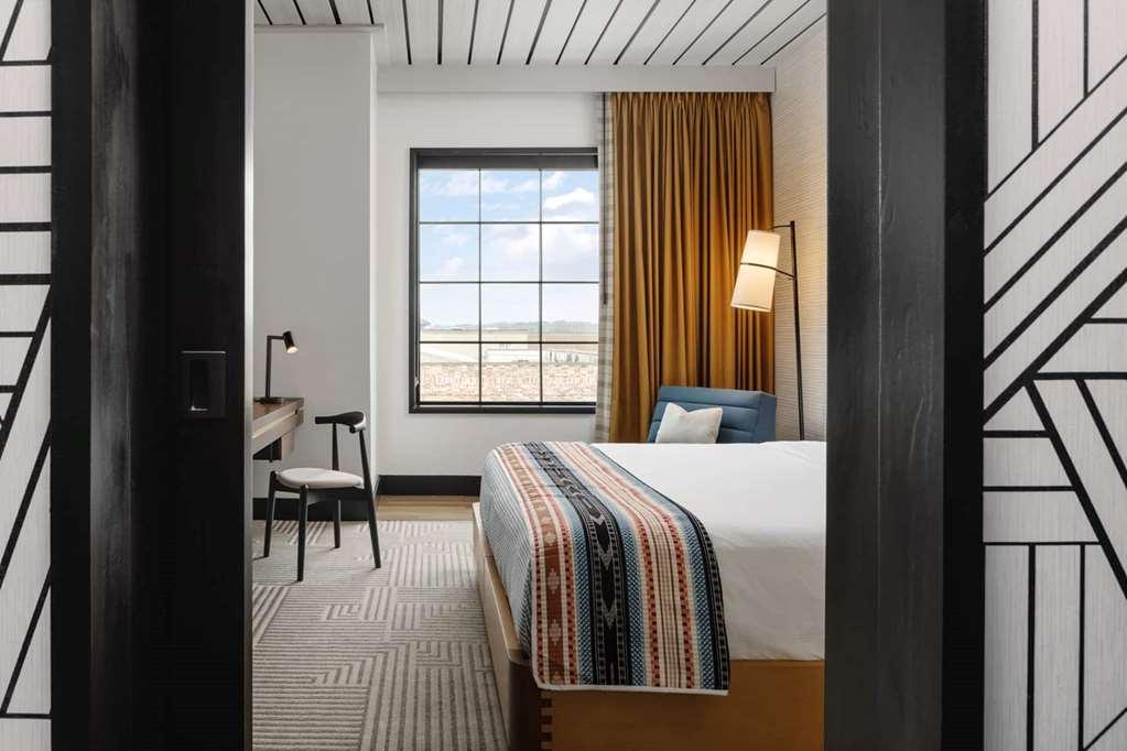 Hotel Tupelo, A Wyndham Hotel Room photo
